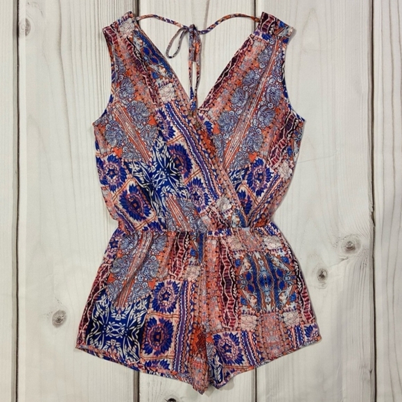 REVOLE HEARTLOOM Lilah floral Romper Size sm - Picture 7 of 10